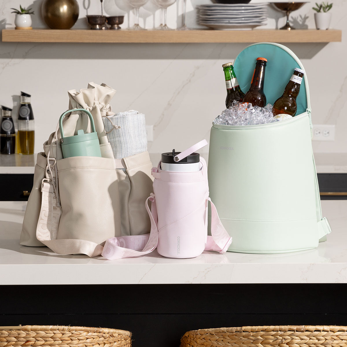 beverage-bucket-bag-n4 6c4793ad3b8e--group-lifestyle1.jpg