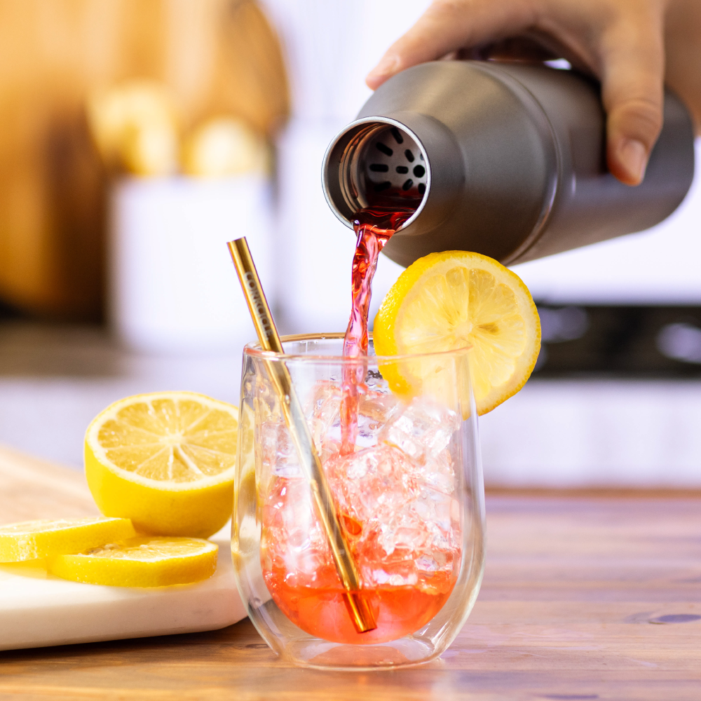 cocktail-shaker-lid-s2 Cocktail_Shaker_lifestyle_1_0f873eef-26b9-477a-b301-4dde25c00201.png