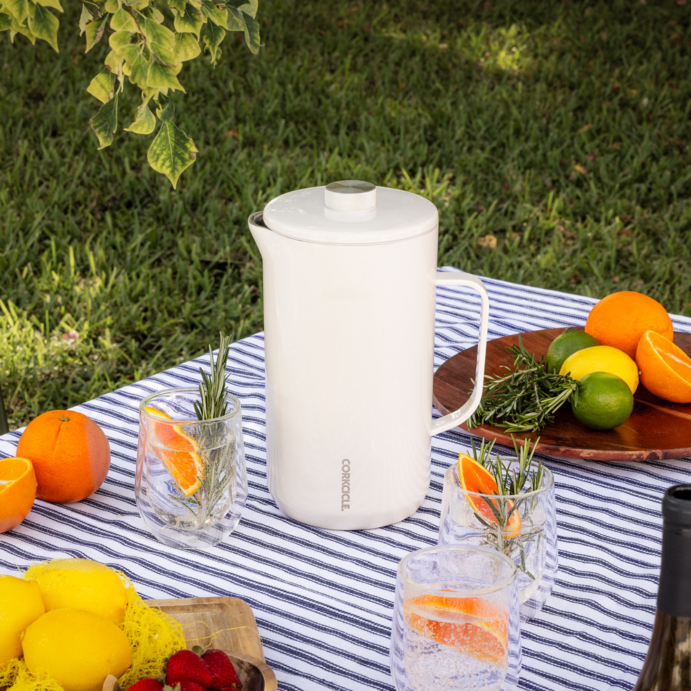 pitcher-e5 OatmilkPitcher_Lifestyle.png
